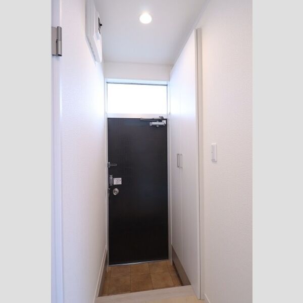 第2上原ハイツ101号室 玄関にシューズボックス