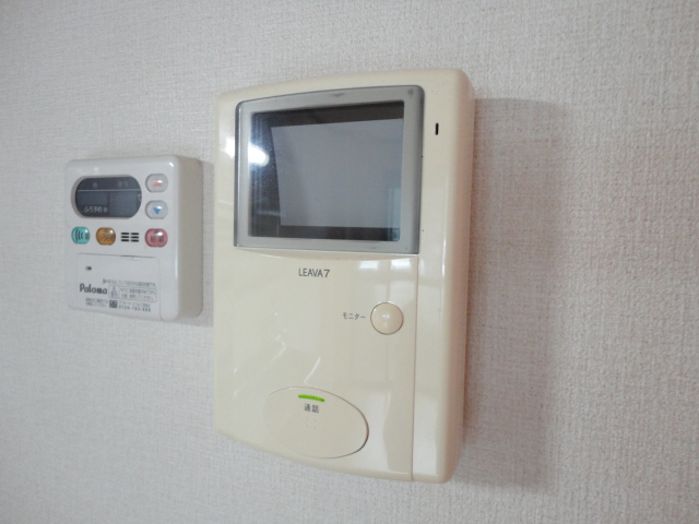 Ｍａｊｅｓｔａ　Ｖｉｌｌａ（マジェスタヴィラ）101号室 カメラ付インターホン