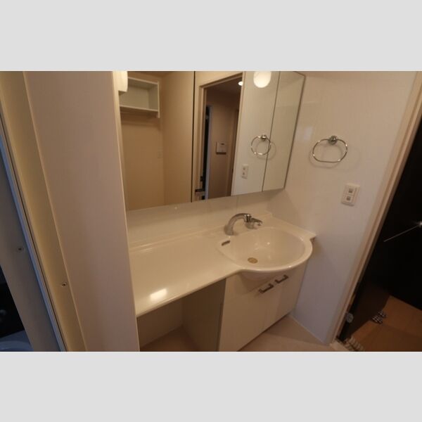 コリーヌオッツ106号室 洗髪洗面化粧台