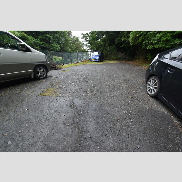 シャルマン103号室 駐車場