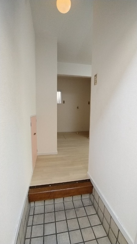 ローズアパート(Q-043A)1階 玄関