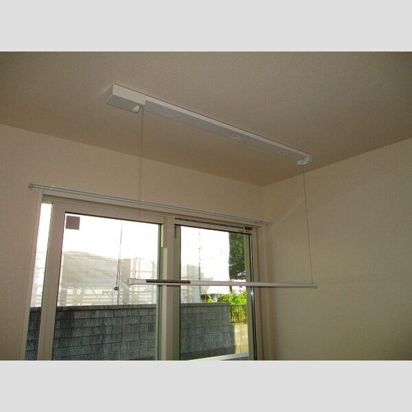 メゾン陽光台102号室 室内物干し