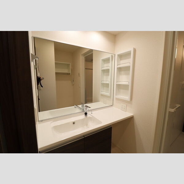 N・D-ROOM IIDACHOU　A棟103号室 洗髪洗面化粧台