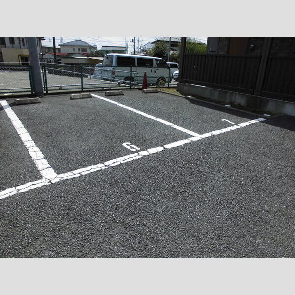 セジュールかやの樹105号室 駐車場