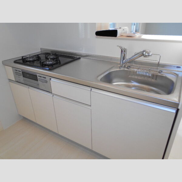 クレッセントコート システムキッチン