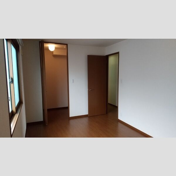 ベルデ藤原203号室 洋室