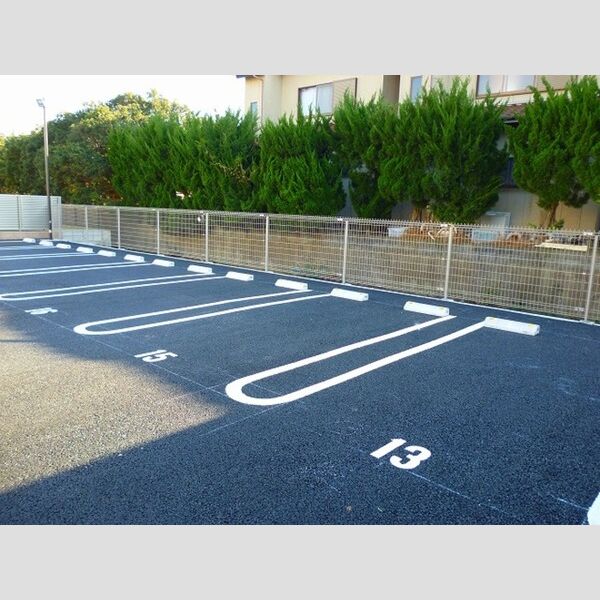 ロチュス 駐車場