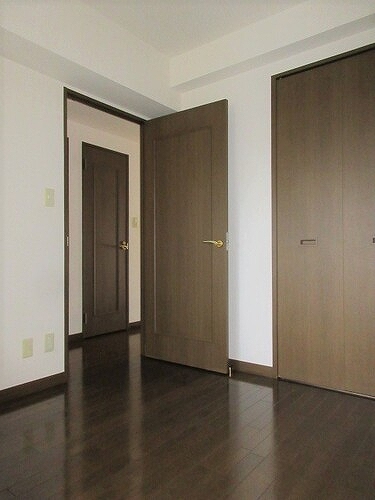 レクセル鶴川 洋室約5.4畳　※2021年9月撮影