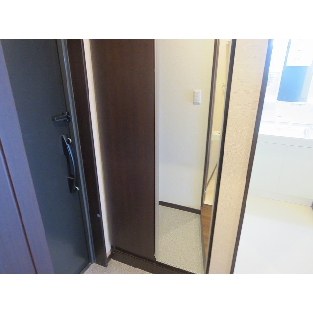 ロチュス・ルカルデ305号室 内観