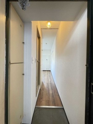 スカイコート横浜日ノ出町 玄関