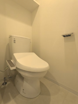 ケイディーエックスレジデンス原木中山0707号室 トイレ