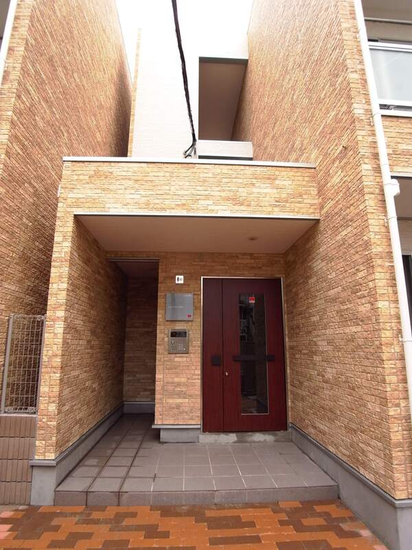 リブリ・アドバンス鶴見Ⅱ3階 エントランス