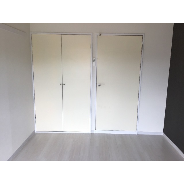 シャトール田口片倉302号室 内観