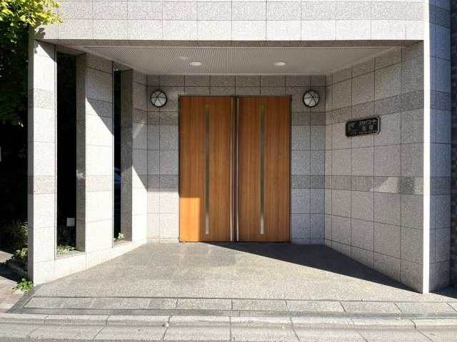 スカイコート原宿3階 エントランス