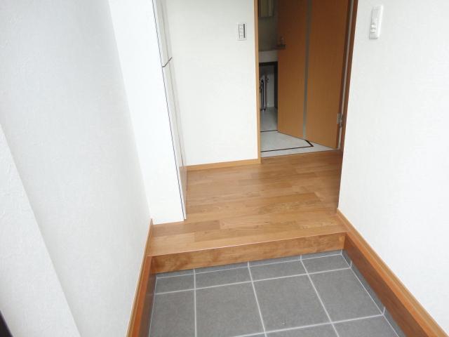 パラディ成城1階 玄関