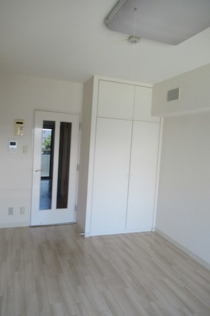 ナイスアーバン横浜鴨居プロムナード リビング