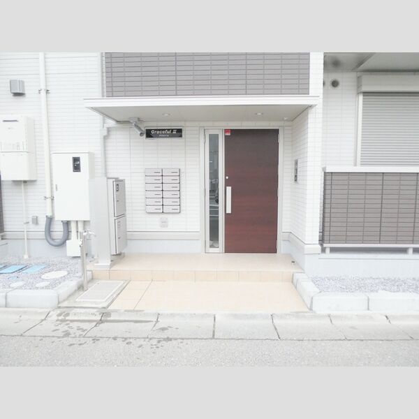 グラセフルⅢ302号室 エントランス