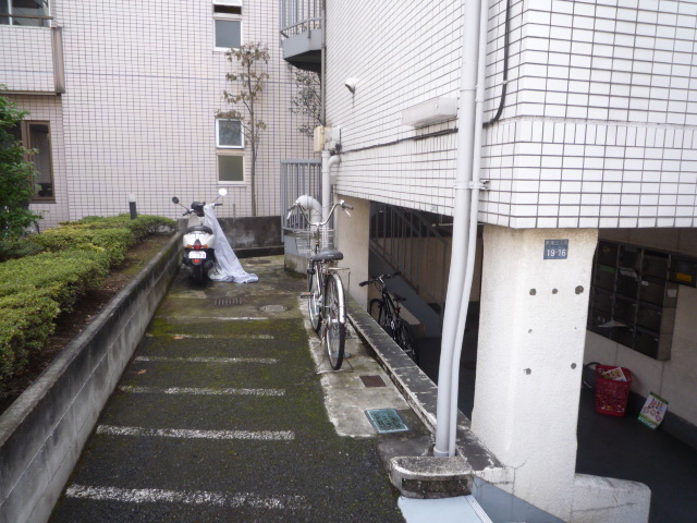 ルピナス4階 エントランス