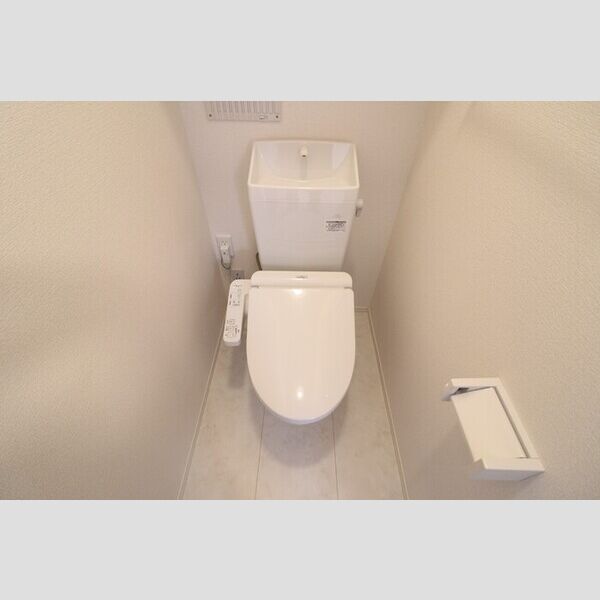 バレンティア303号室 トイレ