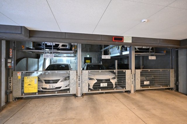 フェニックス新横濱参番館 駐車場