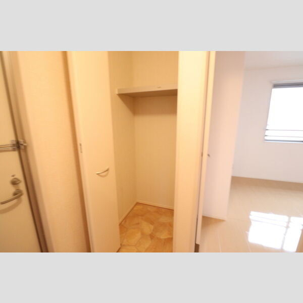 ストーク広瀬 玄関横収納