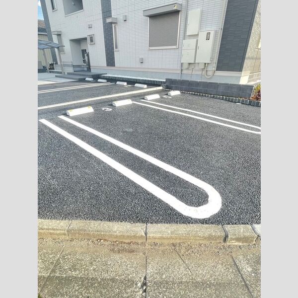 Precious One　(プレシャス　ワン) 駐車場