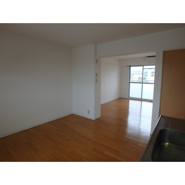 豊ロイヤルマンション401号室 内観