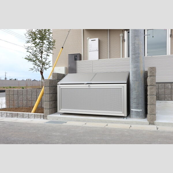 リコリス101号室 敷地内ごみ置場