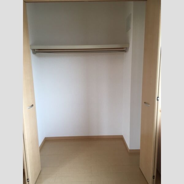 PUREZZA春日部 クローゼット