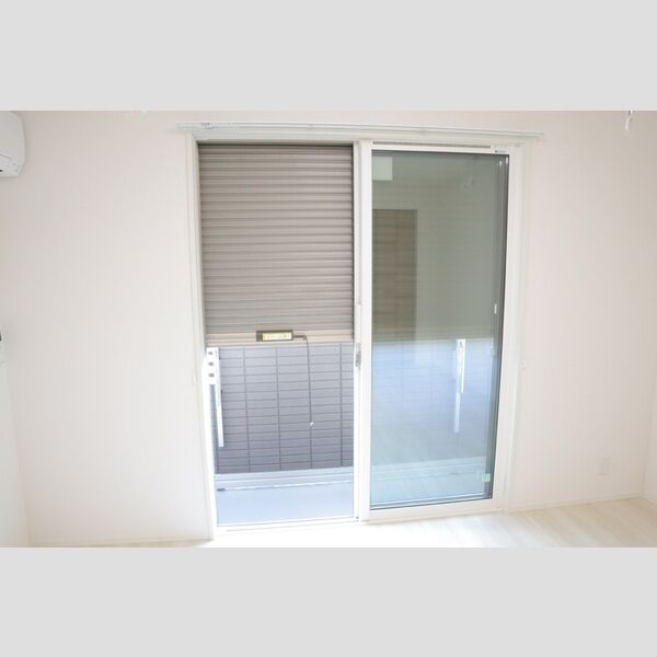 コリーヌヴェール日進201号室 シャッター