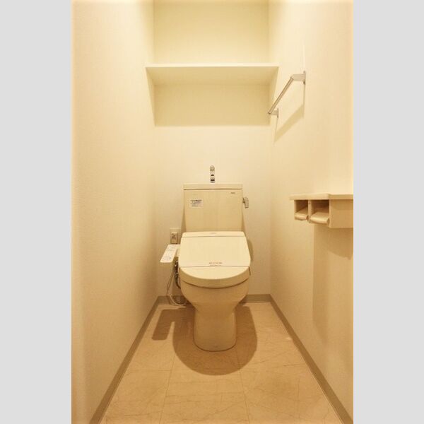 アヴェニール柏の葉107号室 温水洗浄暖房便座