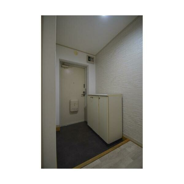 メゾン本行徳 玄関