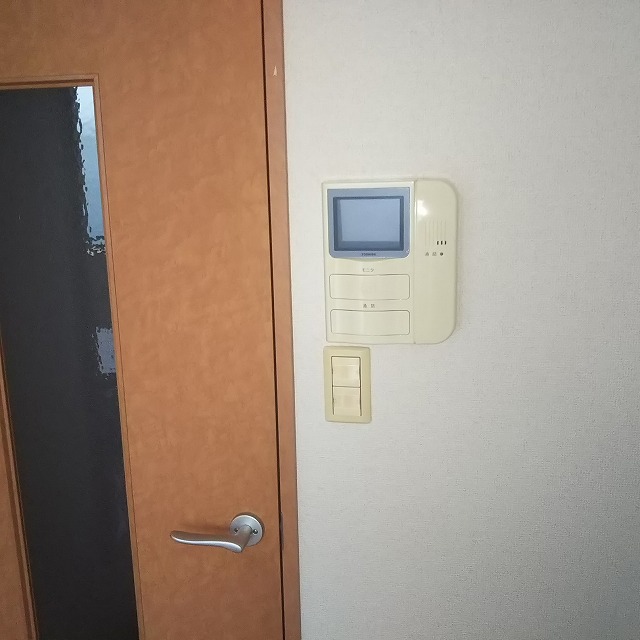 レオパレスみどり108号室 モニター付きインターフォンで急な来訪にも安心です！