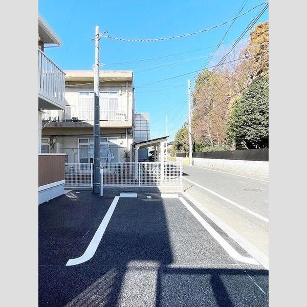 メゾンアイリス ココア 駐車場