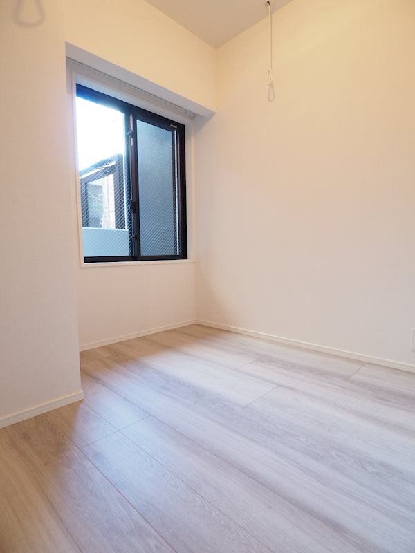 ドゥーエ日暮里1階 寝室