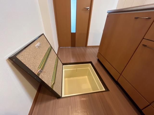 プレサスＳⅡ101号室 キッチン床下収納