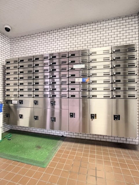 ライオンズマンション市谷薬王寺11階 宅配BOX