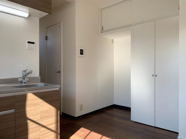 本厚木AXIS206号室 内観