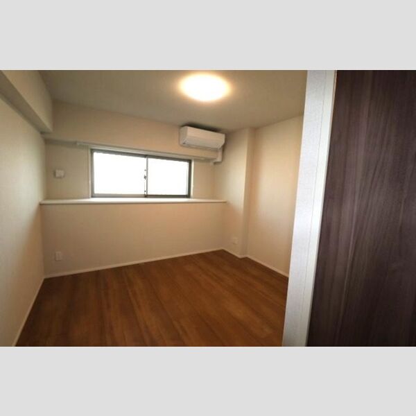 サンジョイアゼロ805号室 洋室9.3帖