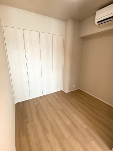 プラウドフラット上野松が谷401号室 寝室