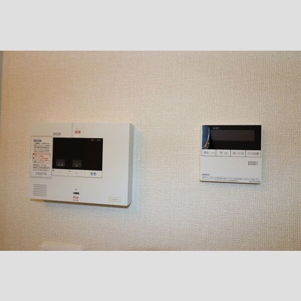 バリスサイト　F202号室 SECOMのセキュリティシステム