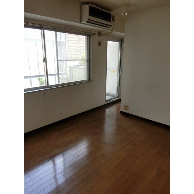 プレール潮見ピアクラブ308号室 リビング