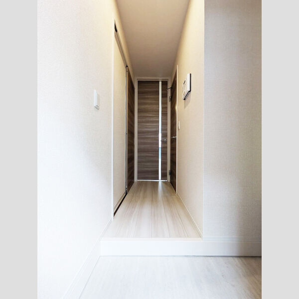 レスティングスウェル浦和 玄関