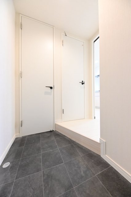 ＰＲＯＳＰＥＣＴ　ＫＡＧＵＲＡＺＡＫＡ2階 玄関