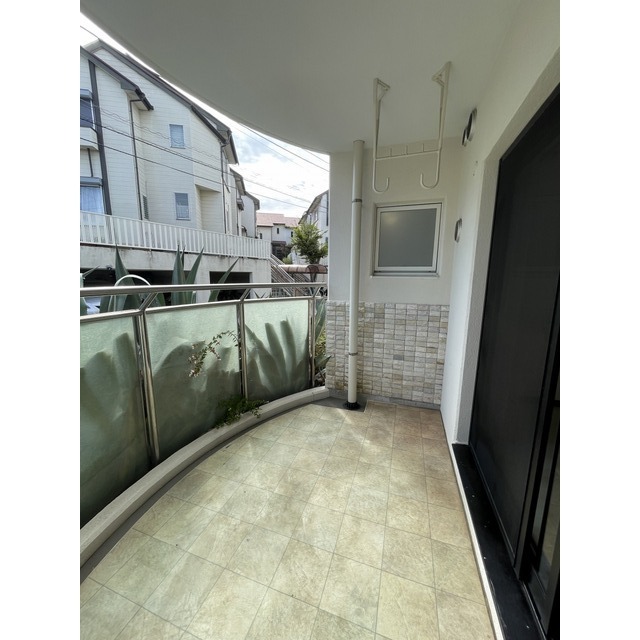 ポム・ドゥ・パン102号室 内観