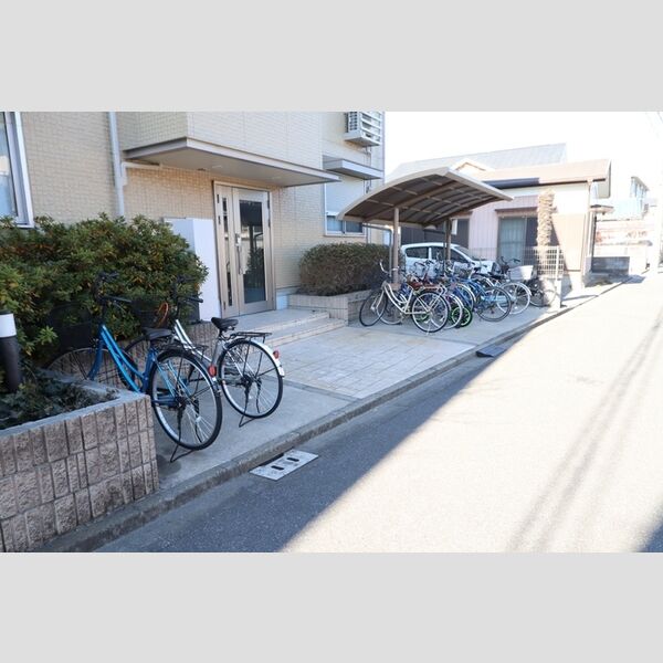 クレセントM　Ⅴ 駐輪場