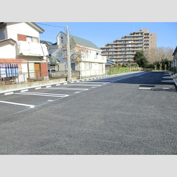 サウスヒルズⅢ 駐車場