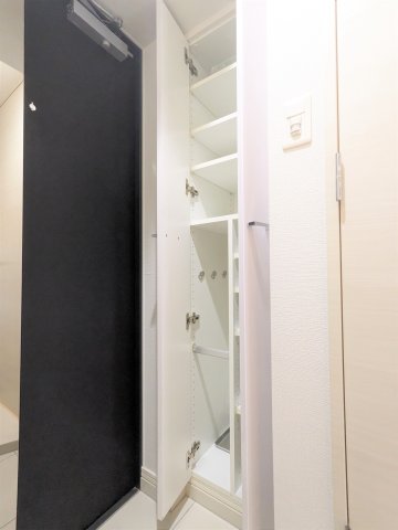 レスティア三軒茶屋501号室 収納