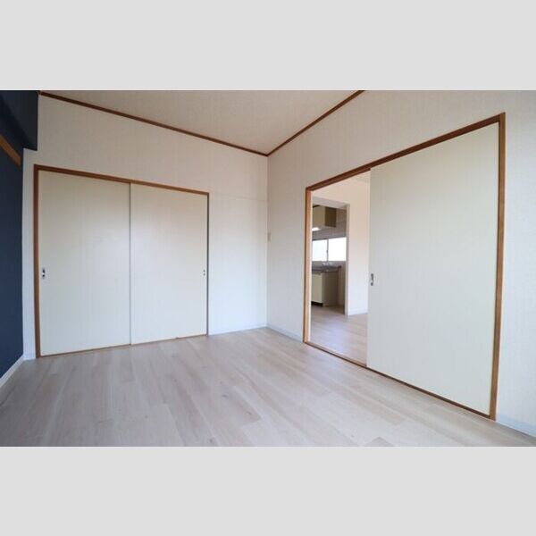 グランドール高橋301号室 洋室　6帖