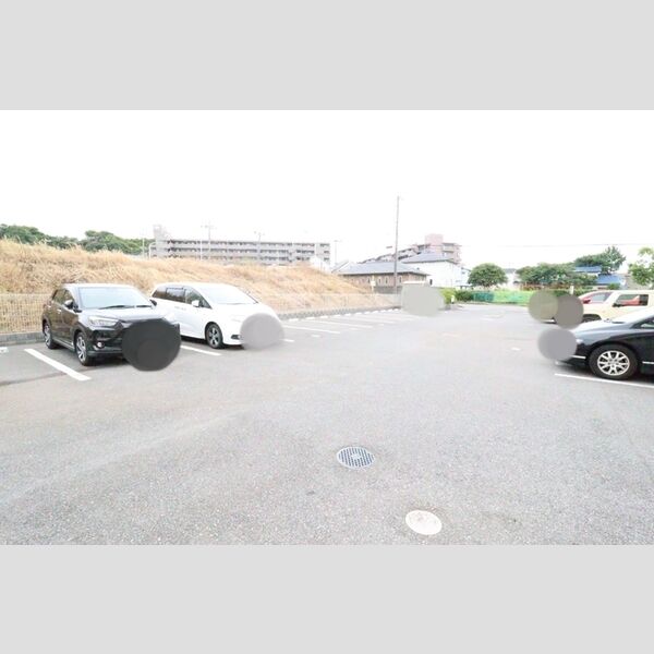 クロシェット　B 駐車場